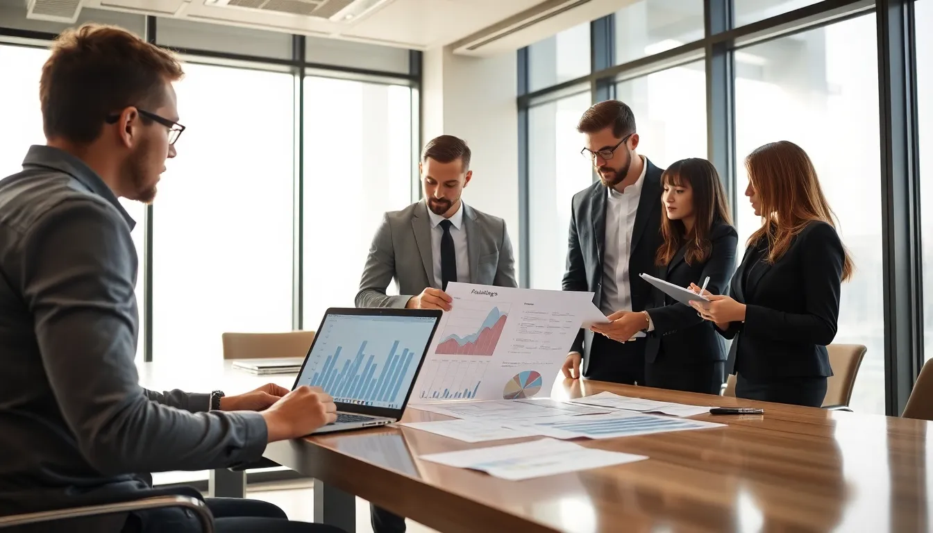 Cinq professionnels dans un bureau moderne examinant un rapport d'analyse industrielle et discutant des résultats autour d'une grande table avec des graphiques affichés sur un ordinateur portable.